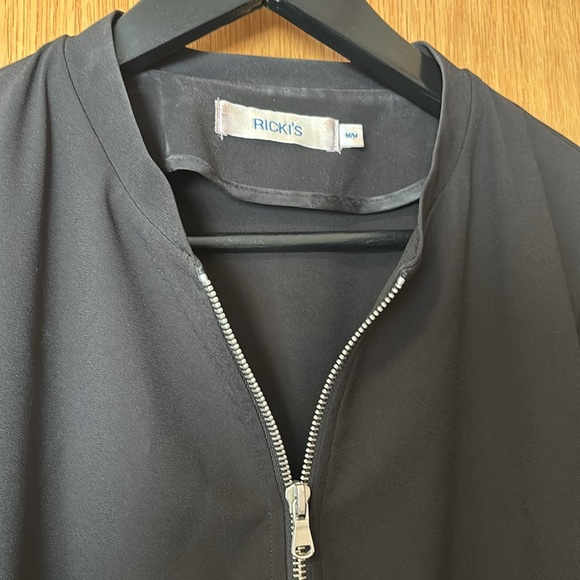 Ricki’s bomber jacket - Picture 2 of 2